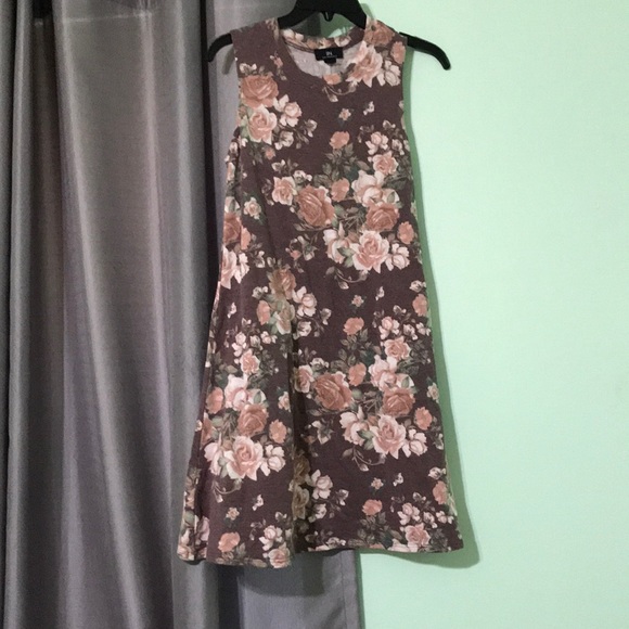 Clothes - Picture 1 of 1